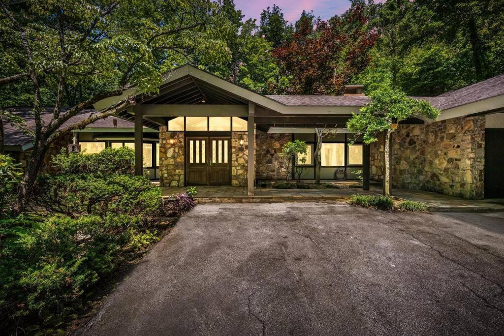 Bourbon Hollow Lodge With Hot Tub And Pool Plus Game Room Only 5 Min To Downtown Gatlinburg Exteriör bild