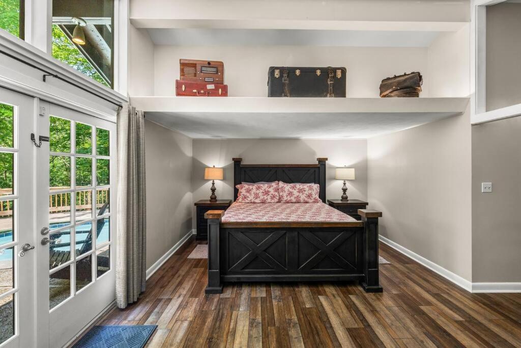 Bourbon Hollow Lodge With Hot Tub And Pool Plus Game Room Only 5 Min To Downtown Gatlinburg Exteriör bild