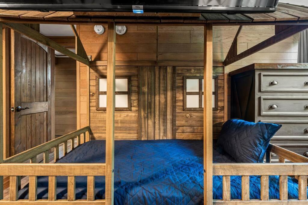 Bourbon Hollow Lodge With Hot Tub And Pool Plus Game Room Only 5 Min To Downtown Gatlinburg Exteriör bild