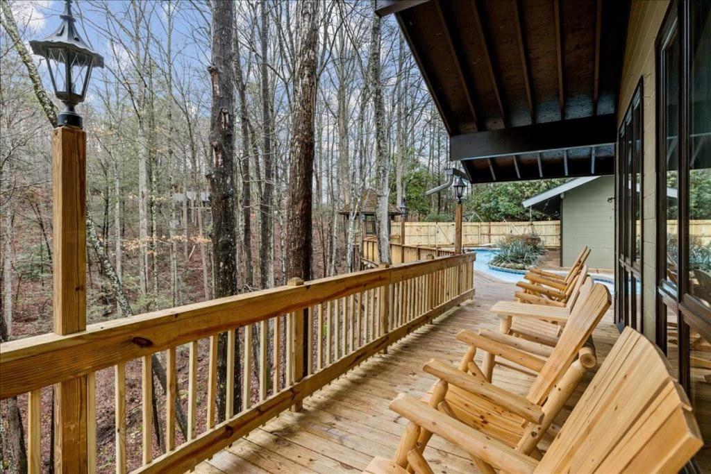 Bourbon Hollow Lodge With Hot Tub And Pool Plus Game Room Only 5 Min To Downtown Gatlinburg Exteriör bild