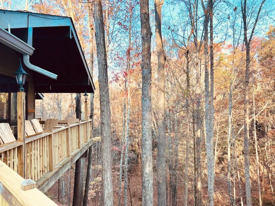 Bourbon Hollow Lodge With Hot Tub And Pool Plus Game Room Only 5 Min To Downtown Gatlinburg Exteriör bild