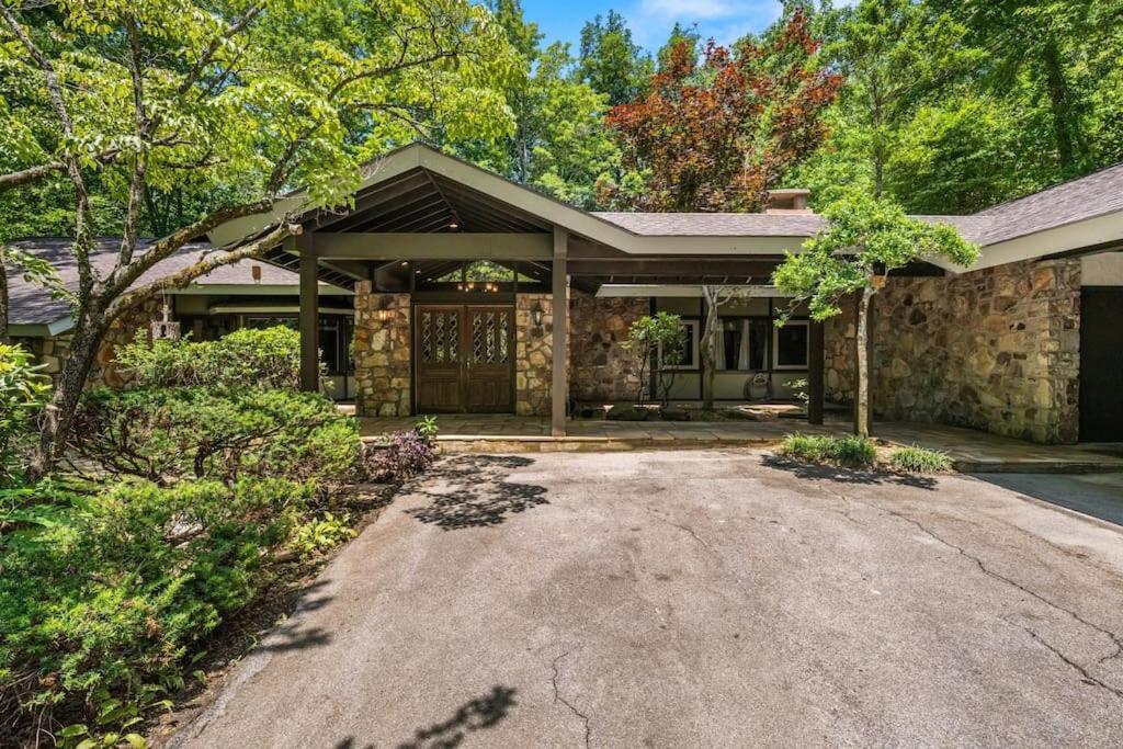 Bourbon Hollow Lodge With Hot Tub And Pool Plus Game Room Only 5 Min To Downtown Gatlinburg Exteriör bild